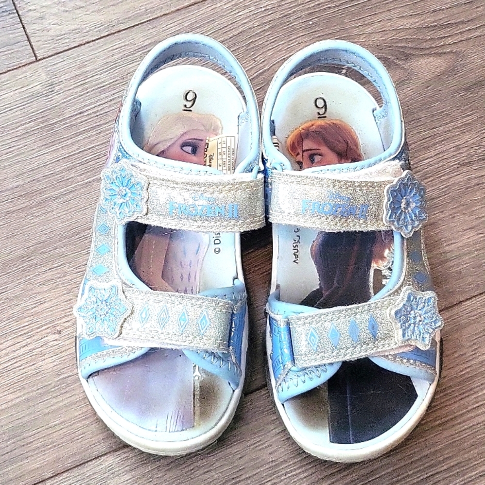 Light Up Frozen Sandals